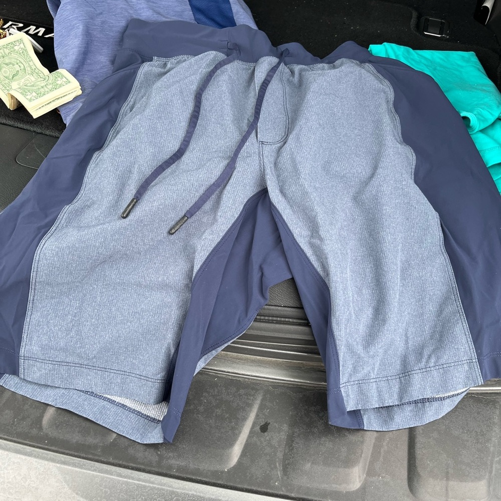 Lulu lemon mens shorts